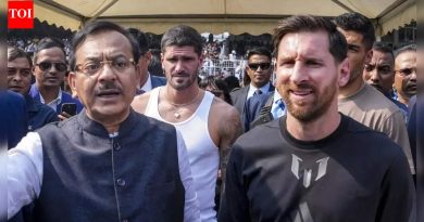 कोलकाता गोंधळ: ‘अतिशय प्रभावशाली व्यक्ती’ स्टेडियमवर पोहोचल्यानंतर लिओनेल मेस्सीचा कार्यक्रम रुळावरून घसरला? आयोजक काय सांगतात SIT