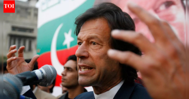‘पाकिस्तान अंडर असीम’: पाकिस्तानचे माजी पंतप्रधान इम्रान खान यांनी निकालानंतर लष्करप्रमुखांवर निशाणा साधला; देशव्यापी निषेधाचे आवाहन