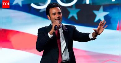 विवेक रामास्वामी यांनी MAGA रक्तपात केला कारण ट्रम्प भक्त एकमेकांवर वळले