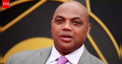 चार्ल्स बार्कले हवेत थंड का झाले? हॉल ऑफ फेमर एका संबंधित कारणासाठी NFL कमिशनर रॉजर गुडेलचा शोध घेतो