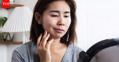 बेल्स पाल्सी समजून घेणे: त्याची लक्षणे, कारणे, काळजी केव्हा करावी आणि त्याचे निदान कसे करावे हे जाणून घ्या |