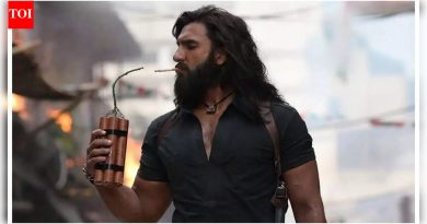 ‘धुरंधर’ बॉक्स ऑफिस कलेक्शन दिवस 23: रणवीर सिंग, अक्षय खन्ना स्टारर चित्रपटाने जगभरात 1025 कोटींचा आकडा पार केला; BEATS कार्तिक आर्यनच्या ‘TMMTMTTM’ |