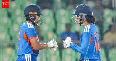 स्मृती मानधना, शफाली वर्मा यांनी दंगल केली कारण भारताने महिलांच्या टी20आयमध्ये सर्वाधिक धावा केल्या.