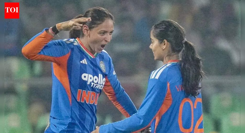 INDW vs SLW: हरमनप्रीत कौर, अरुंधतीने यजमान श्रीलंकेला हरवून भारताने T20I मालिका 5-0 ने जिंकली | क्रिकेट बातम्या