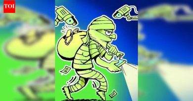 खानापूर दुकानातून एक कोटी रुपयांचे दागिने लुटणाऱ्या दोघांना अटक