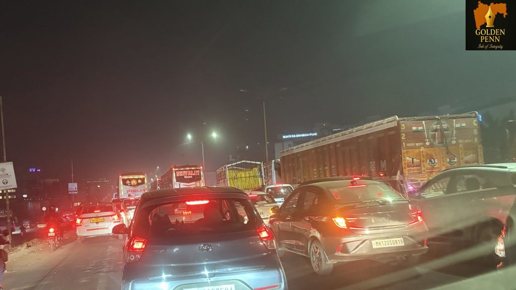 पुणे–सातारा एक्सप्रेस हायवेवर सलग ३ किलोमीटरची भीषण वाहतूक कोंडी