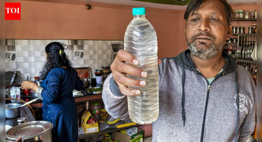 इंदूर पाणी मृत्यू: भाजप नगरसेवकाने 2 वर्षांपूर्वी लावला होता लाल झेंडा, जुन्या पाइपलाइन बदलण्याच्या फायली पुढे सरकल्याच नाहीत | भारत बातम्या