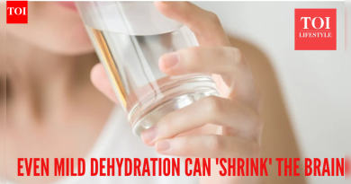 अगदी सौम्य निर्जलीकरण देखील तुमचा मेंदू ‘संकुचित’ करू शकतो: ते टाळण्यासाठी तुम्ही काय केले पाहिजे ते येथे आहे