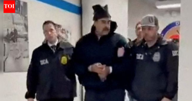 ‘खोल चिंतेची बाब’: व्हेनेझुएलावर अमेरिकेच्या हल्ल्यांवर MEA ची प्रतिक्रिया; संयम ठेवण्याचे आवाहन करते, संवादाचे आवाहन करते