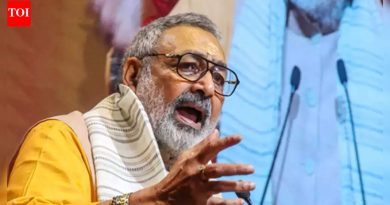 ‘त्यांची कारवाई कसाबसारखीच’: उमरवर गिरिराज सिंह, शर्जीलचा जामीन नाकारला; SC च्या निर्णयाचे स्वागत