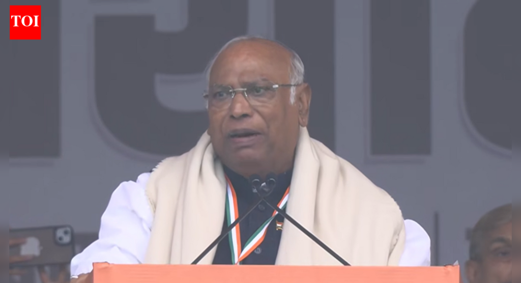 ‘मोगॅम्बो खुश हुआ’: खरगे यांनी ट्रम्प यांच्या कृतीची हिटलर, मुसोलिनीशी केली उपमा; पीएम मोदींवर गोळी झाडली