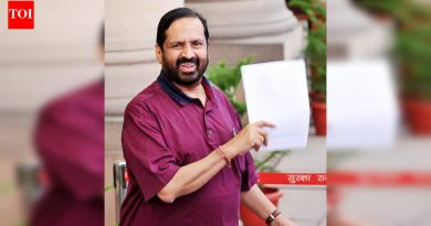 पुण्याचे माजी खासदार आणि केंद्रीय मंत्री सुरेश कलमाडी यांचे वयाच्या ८१ व्या वर्षी निधन झाले