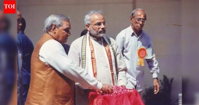 ‘आमचा शाश्वत विश्वास डळमळीत करू शकलो नाही’: पंतप्रधान मोदींनी सोमनाथ मंदिर हल्ल्याची आठवण केली; थ्रोबॅक चित्रे शेअर करतो