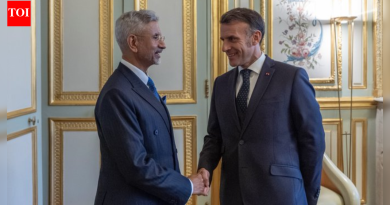 जयशंकर यांनी फ्रान्सचे अध्यक्ष इमॅन्युएल मॅक्रॉन यांची भेट घेतली: EAM ने पंतप्रधान मोदींच्या हार्दिक शुभेच्छा दिल्या; जागतिक समस्यांवर विचारांची देवाणघेवाण