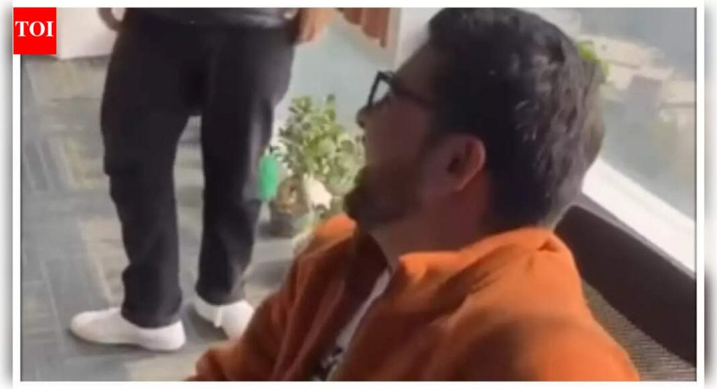 ऑफिसमध्ये मॅनेजर जेवण आणतो, पण लॅपटॉप घरी विसरतो ‘पॉटलक’, टीमने दिली आनंददायक प्रतिक्रिया; इंटरनेट त्याला ‘जॅकपॉट मॅनेजर’ म्हणतो