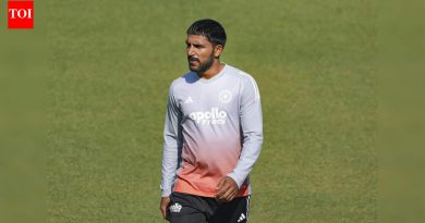 ऋषभ पंतच्या जागी ध्रुव जुरेलचा भारतीय वनडे संघात समावेश झाला आहे