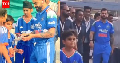 ‘मिनी व्हीके’! विराट कोहली त्याच्या बालपणीच्या दिसण्यासारखा भेटतो; चाहते जंगली होतात – पहा | क्रिकेट बातम्या