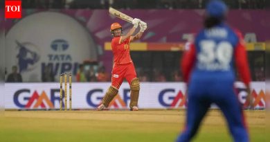 4,4,6,6,6,6: डीवाय पाटील यांच्यावर देवीन हस्तक्षेप; सोफी नरसंहाराने WPL वर प्रकाश टाकला – पहा