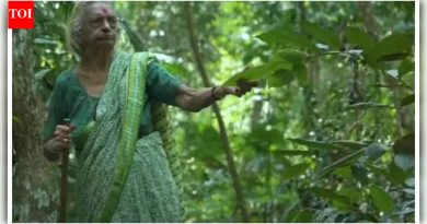 केरळमधील अलाप्पुझा येथील एका ९२ वर्षीय वृद्धाने मोफत औषधी अभयारण्य तयार करण्यासाठी शारीरिक आणि भावनिक अपंगत्वाचा कसा सामना केला.