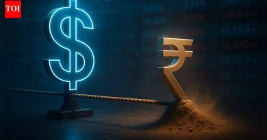 रुपया 90 वर: चलन सुरुवातीच्या व्यवहारात 5 पैशांनी घसरले; अमेरिकन डॉलरच्या तुलनेत 90.23 वर पोहोचला