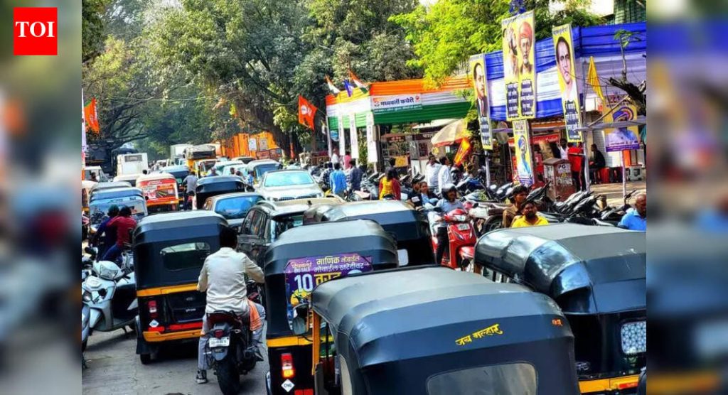 शेवटच्या दिवशी रॅलीमुळे वाहतूक थांबते, वाहने रेंगाळतात