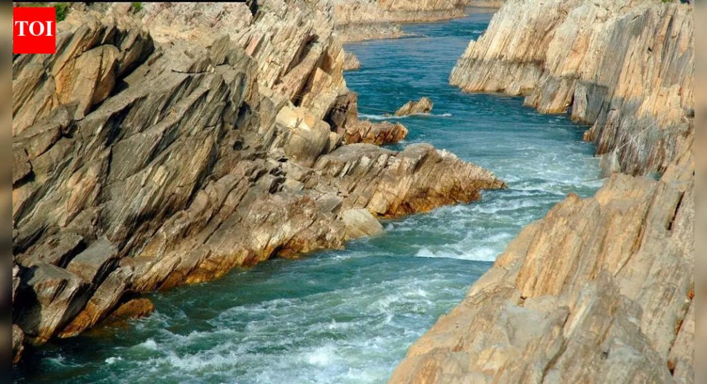 भारतात एक नदी आहे जी मागे वाहते: ती कोणती नदी आहे ते जाणून घ्या |