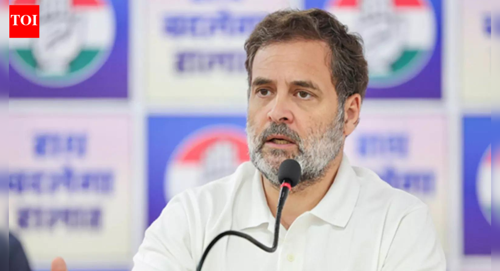 महाराष्ट्र नागरी निवडणुका: राहुल गांधींचा निवडणूक आयोगावर ‘नागरिकांना पेटवल्याचा’ आरोप; भाजप घेते ‘खांदानी चोर’