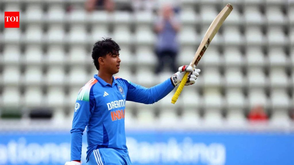 ‘त्याच्या वाढीसाठी हानीकारक’: भारताचे माजी प्रशिक्षक वैभव सूर्यवंशी U19 विश्वचषक खेळत आहेत.
