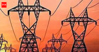 राज्य-संचलित युटिलिटीजद्वारे चालवलेले, वितरण कंपन्यांना रु. 2,700 कोटी नफा