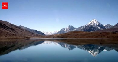 हिमाचल प्रदेशातील या तलावाला ‘मून लेक’ म्हणतात: एका नैसर्गिक आश्चर्यामागील कथा |