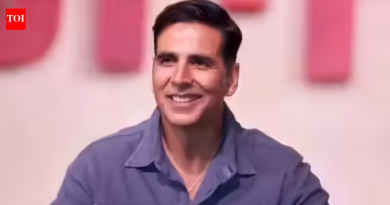 मुंबई रोड अपघात: अक्षय कुमारच्या एस्कॉर्ट वाहनाला मर्सिडीजची धडक बसल्याने ऑटो चालक जखमी; चालक रुग्णालयात दाखल