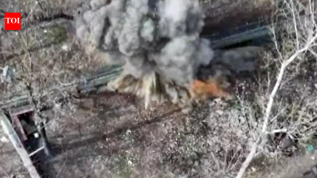 J&K: श्रीनगर-बारामुल्ला महामार्गावर IED सापडला; नष्ट