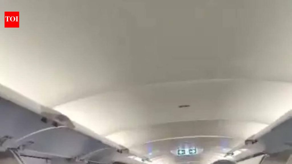 तांत्रिक बिघाडामुळे पुणे-दिल्ली विमानाला पाच तास उशीर, ९० मिनिटे प्रवासी बसून राहिले विमानात