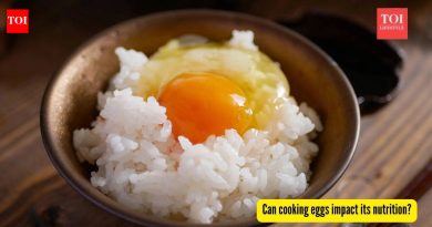 कच्ची अंडी खाण्यास सुरक्षित आहेत का? जास्त पाककला पोषक आणि चव नष्ट करू शकते? त्यांचे सेवन कसे करावे आणि कसे हाताळावे याबद्दल तज्ञांच्या टिप्स |