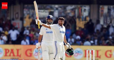 सरफराज खानने रणजी ट्रॉफीमध्ये वर्चस्व असलेल्या गौतम गंभीरला द्विशतक ठोकून मजबूत संदेश दिला क्रिकेट बातम्या