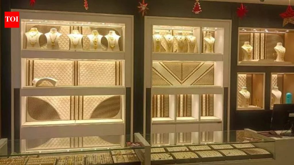 वाई ज्वेलरी स्टोअर मालकाचा शहरातील हॉटेलमध्ये मृतदेह आढळला | पुणे बातम्या