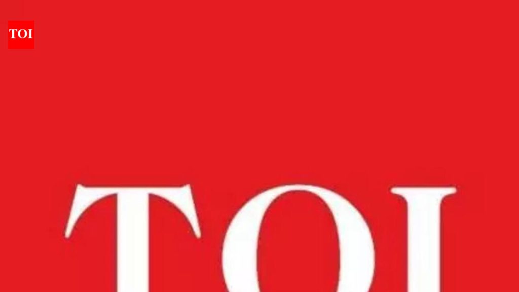 विमानतळाच्या कंपाऊंड भिंतीवर अतिक्रमण केल्याप्रकरणी एकावर गुन्हा दाखल पुणे बातम्या