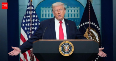 ‘इराणच्या दिशेने आणखी एक सुंदर आरमार तरंगत आहे’: डोनाल्ड ट्रम्प यांना आशा आहे की तेहरान वाढत्या तणावादरम्यान करार करेल