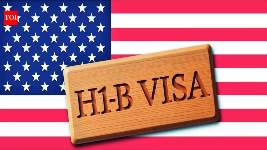 2026 मध्ये H-1B व्हिसा फाइलिंग कसे बदलत आहे: नोकरीच्या भूमिकांचे ऑडिटिंग, नोंदणीपूर्वी पगार ऑफर करणे आणि …