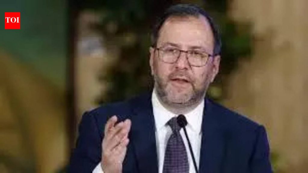 ‘दंडात्मक’: व्हेनेझुएलाने क्युबाला तेल पुरवठा करणाऱ्या देशांवर यूएस टॅरिफची निंदा केली