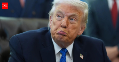 ट्रम्पियाना: कंटाळलेला डॉनी आणि त्याचे चाळीस डोळे मिचकावतात! | जागतिक बातम्या