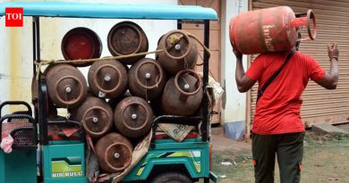 एलपीजी गॅसच्या किमती वाढल्या: १ फेब्रुवारीपासून व्यावसायिक सिलिंडर ४९ रुपये महागणार