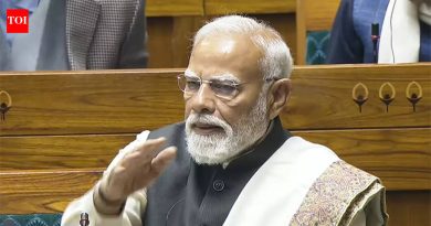 मनरेगाच्या नावातील बदलाच्या वादानंतर, केंद्रीय अर्थसंकल्प 2026 मध्ये महात्मा गांधींच्या नावाने नवीन योजना सुरू करण्याची घोषणा केली.