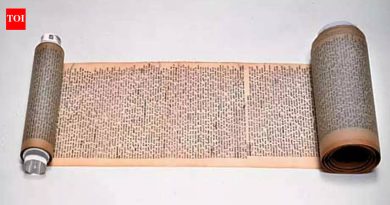 जॅक केरोआकचे 37-मीटर-लांब ‘ऑन द रोड’ स्क्रोल न्यूयॉर्कच्या लिलावात लाखोला विकले जाऊ शकते |