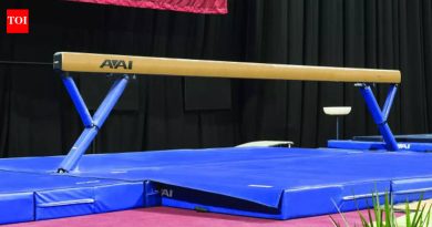 शालेय खेळांमध्ये मानेला दुखापत झाल्याने किशोरवयीन जिम्नॅस्टचा मृत्यू; कुटुंबाचा निष्काळजीपणाचा आरोप