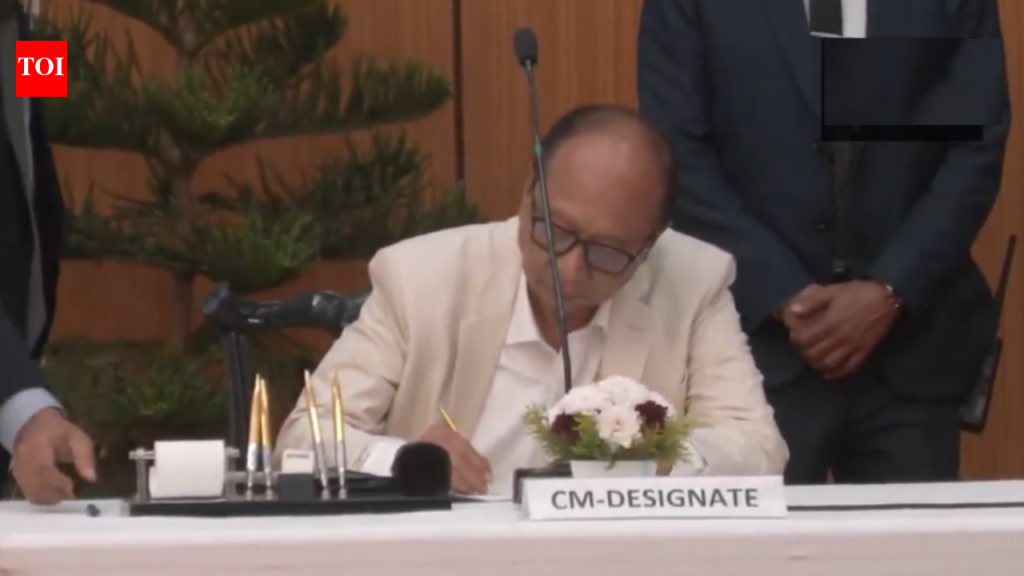 मणिपूरला भाजपचे आणखी एक मुख्यमंत्री मिळाले: वाय खेमचंद सिंग यांनी राष्ट्रपती राजवटीच्या एक वर्षानंतर शपथ घेतली