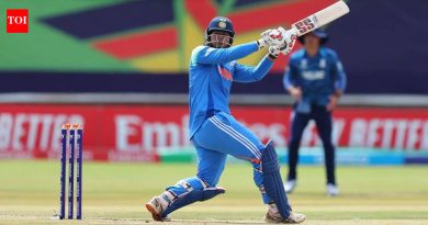 U19 विश्वचषक फायनल: वैभव सूर्यवंशी डिमॉलिशन जॉबमुळे आयुष म्हात्रेच्या भारताने सहावे विजेतेपद पटकावले