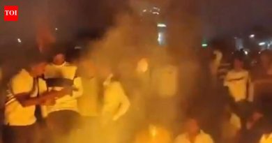 ‘डोळ्यात मिरची पावडर फेकली’ : पुण्यात कुटुंबासमोर २१ वर्षीय महिलेचे अपहरण; प्रचंड आंदोलने उफाळून येतात