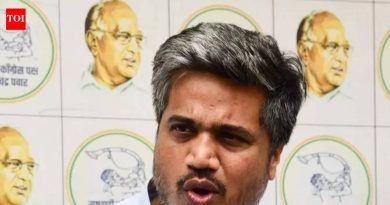 अजित पवार हयात असताना रोहित कसा वागला हे संपूर्ण राज्याला माहीतः विखे पाटील