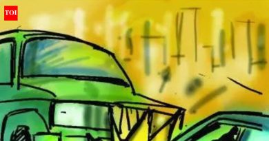 ट्रकच्या समोरासमोर झालेल्या धडकेत दोन कामगार, एमयूव्ही चालकाचा मृत्यू